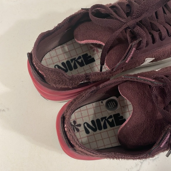 Nike Waffle One SE - Picture 8 of 12